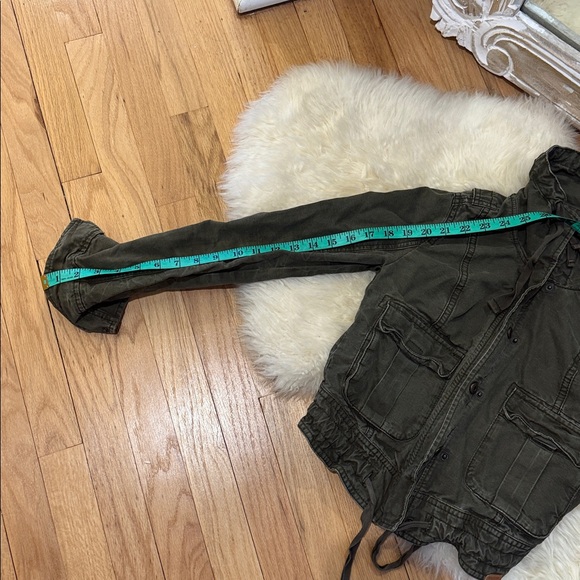 A&F Utility Jacket - Picture 9 of 9